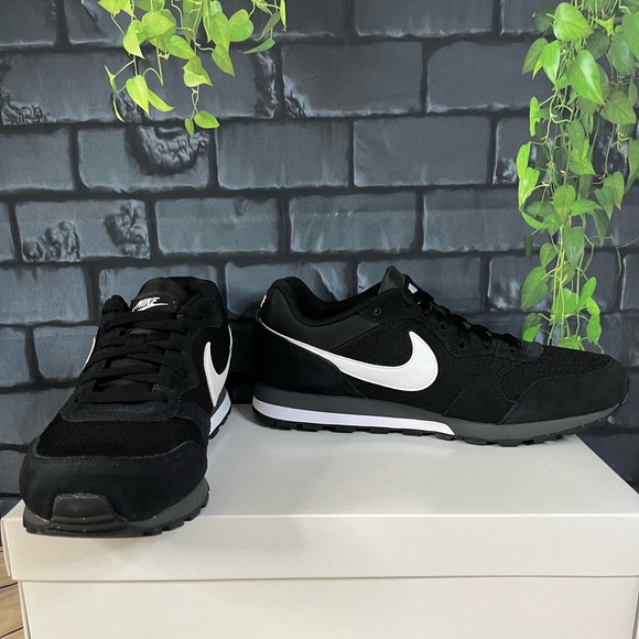 Nike MD Runner 2 - Picture 2 of 11